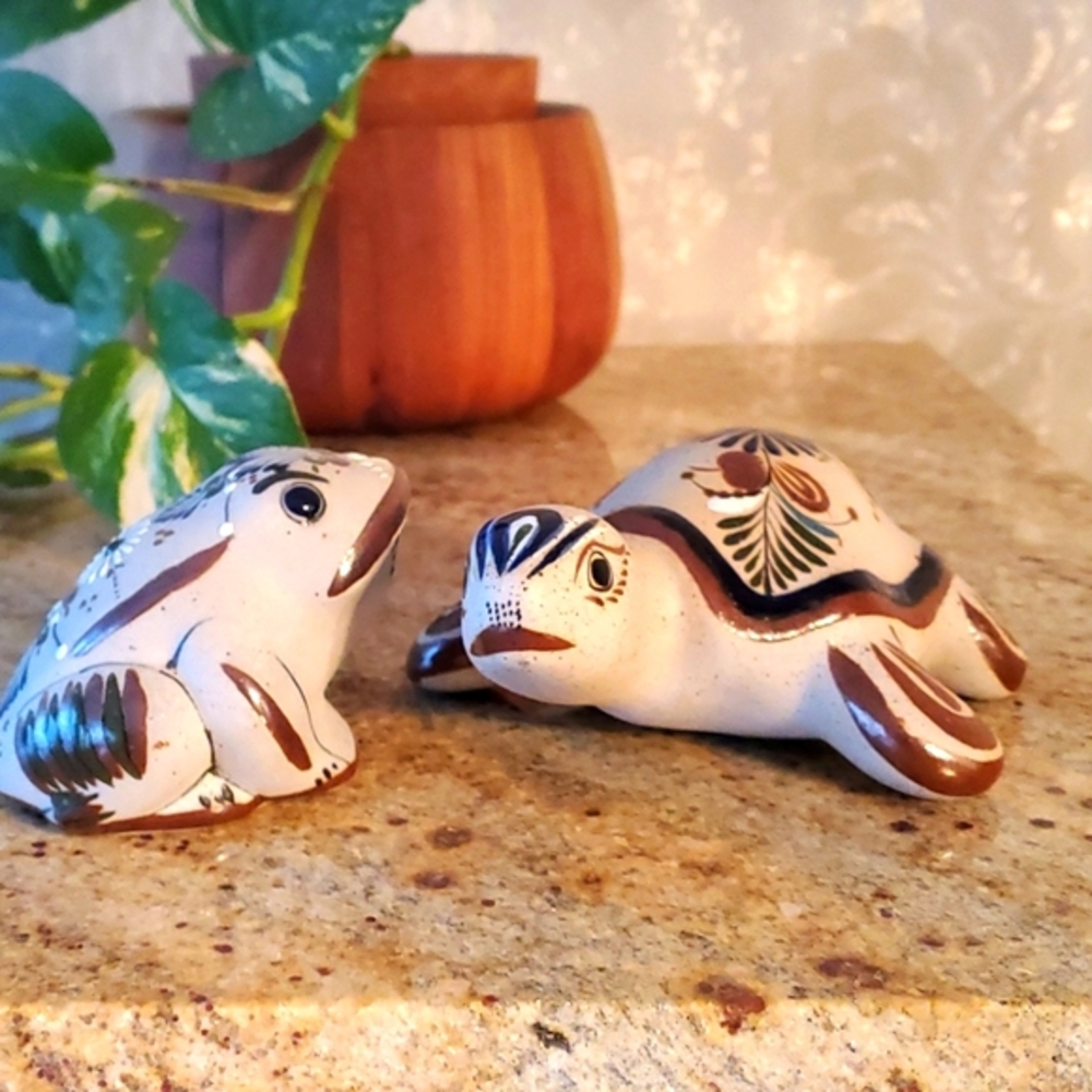 Vintage Mexico Tonala Toad pottery frog and turtle